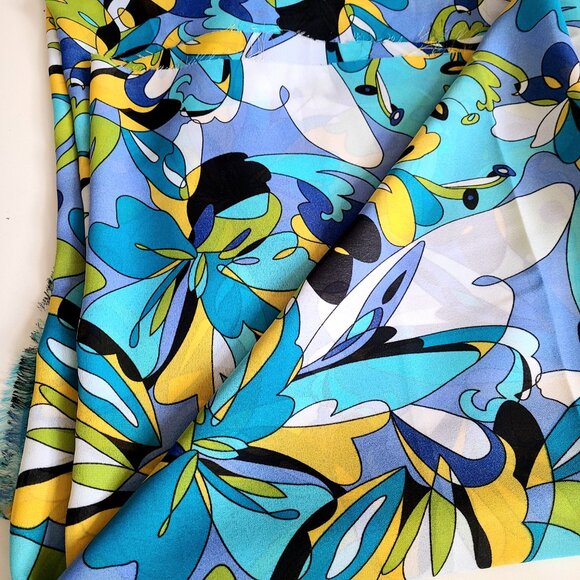 Blue and yellow vibrant colors sewing fabric. - Picture 4 of 8